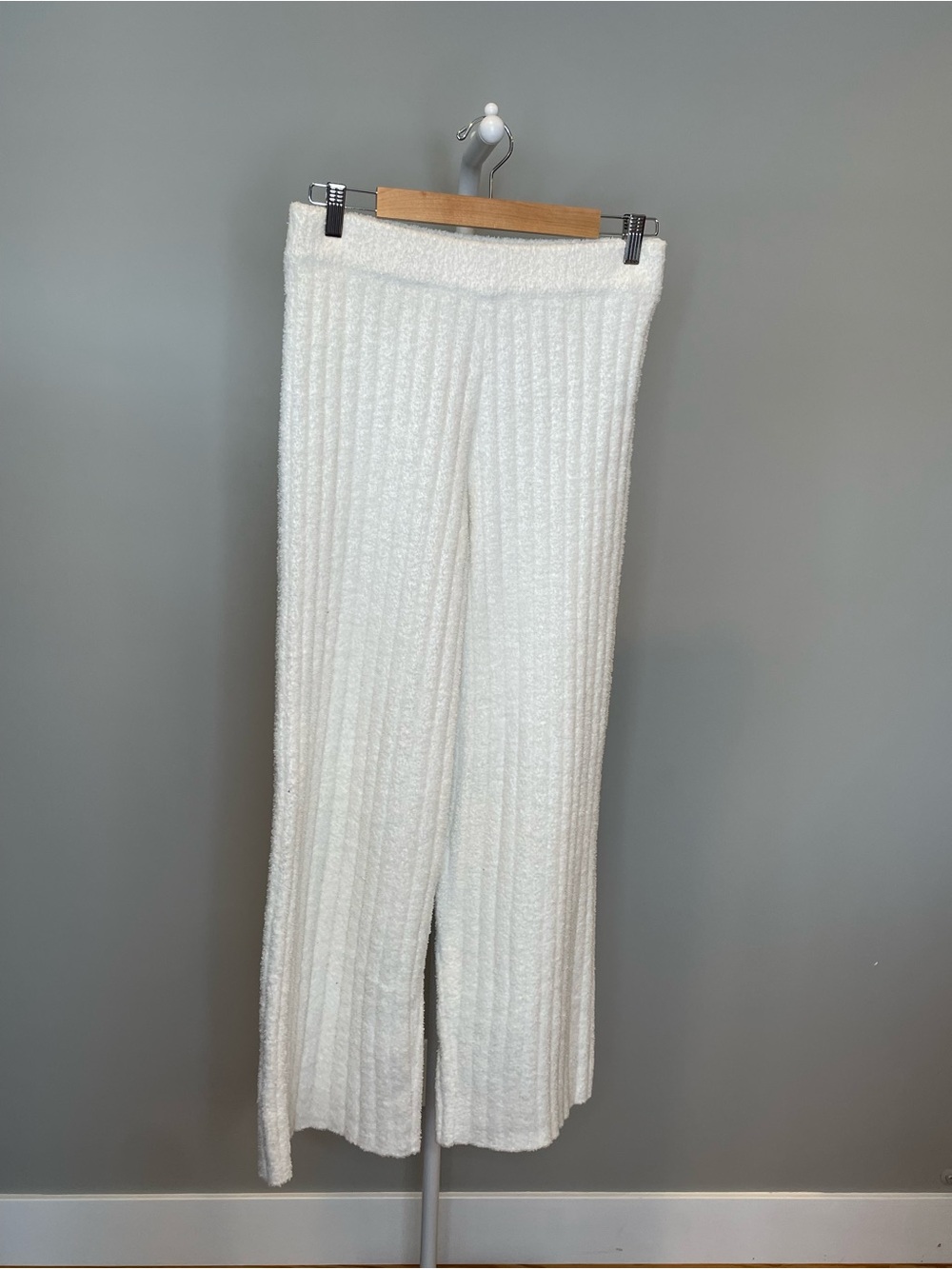 UGG Terri Pant Rib — Cream, Size M, NWT

Style 1163170